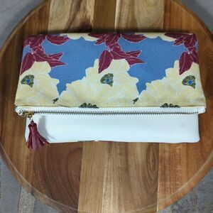 RACHEL Pally Woman's Clutch Purse Fold Over Cream Floral Zip Faux Leather Canvas